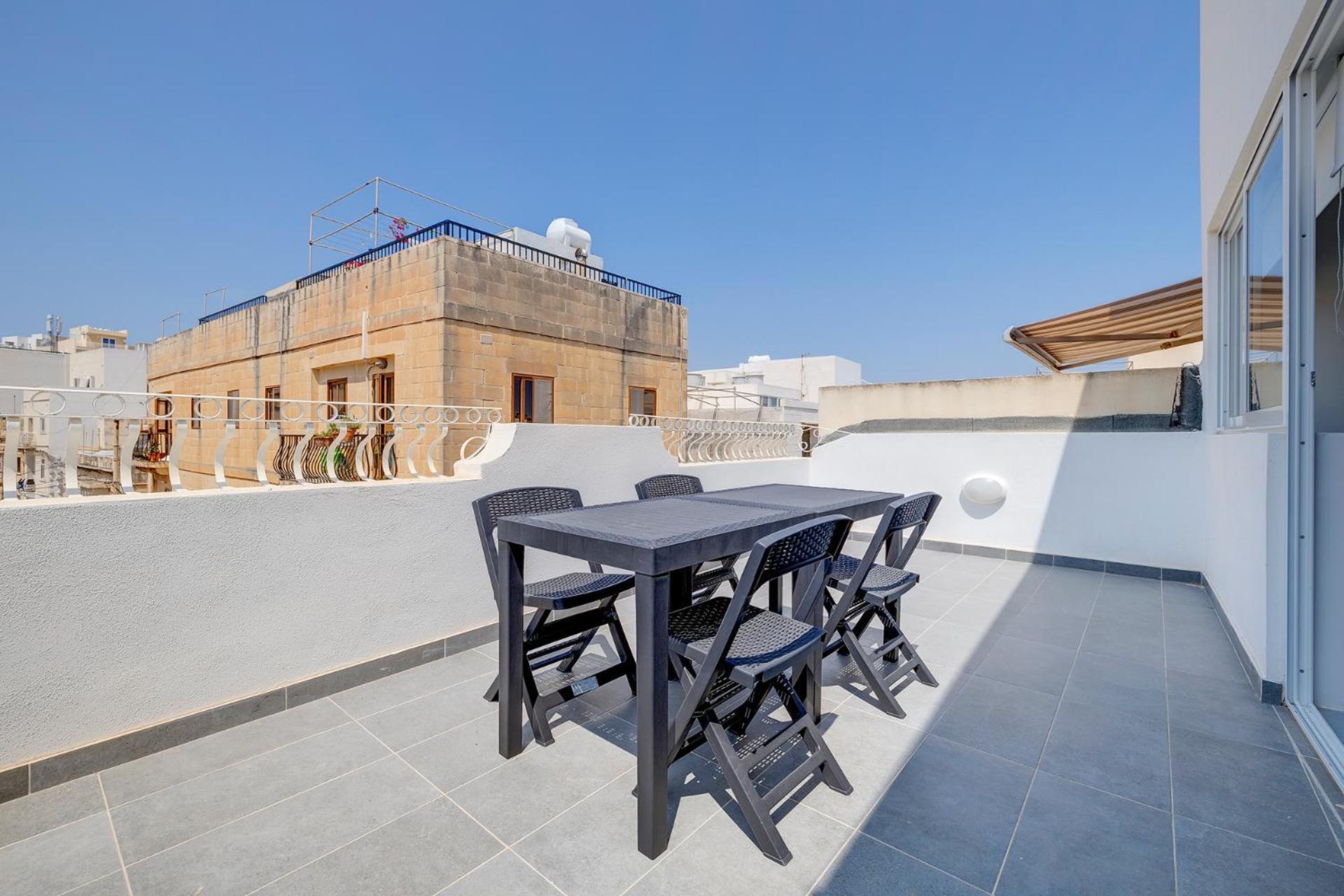 Stunning 2Br Holiday Penthouse In Central Слима Экстерьер фото