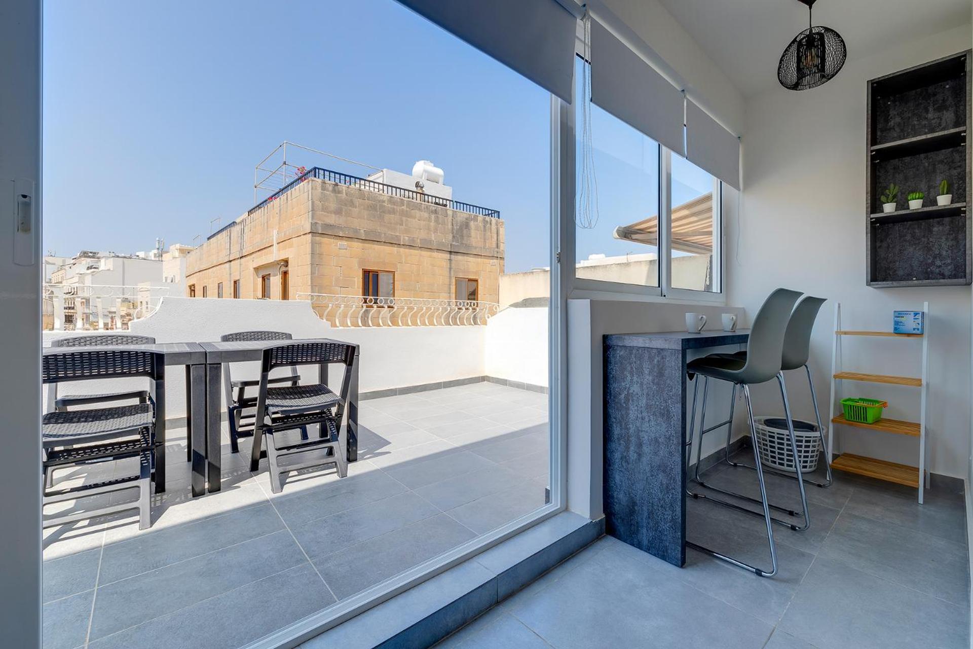 Stunning 2Br Holiday Penthouse In Central Слима Экстерьер фото